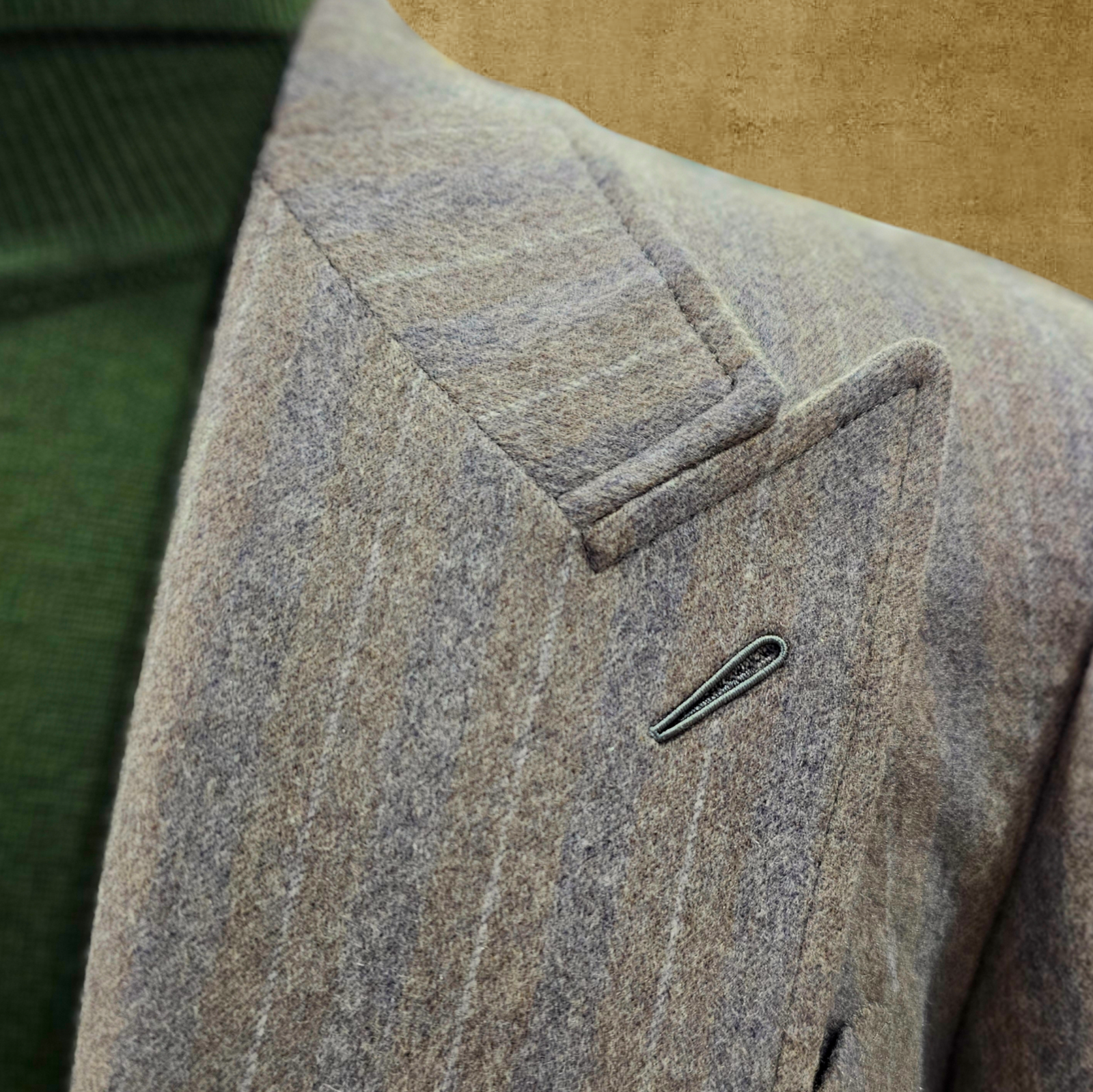 WOOL- CASHMERE PEAK LAPEL JACKET